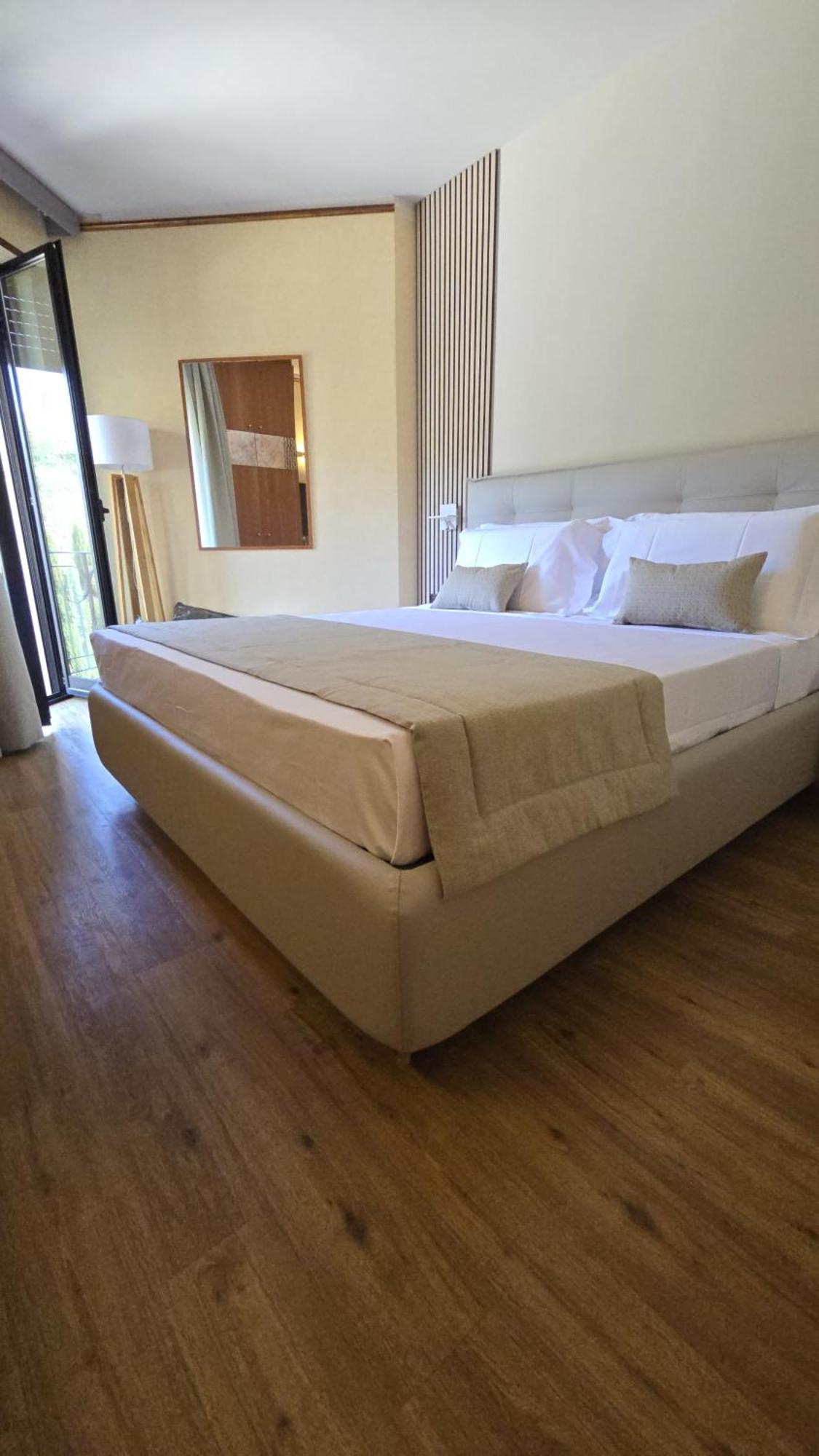 Parc Hotel Poppi Dış mekan fotoğraf